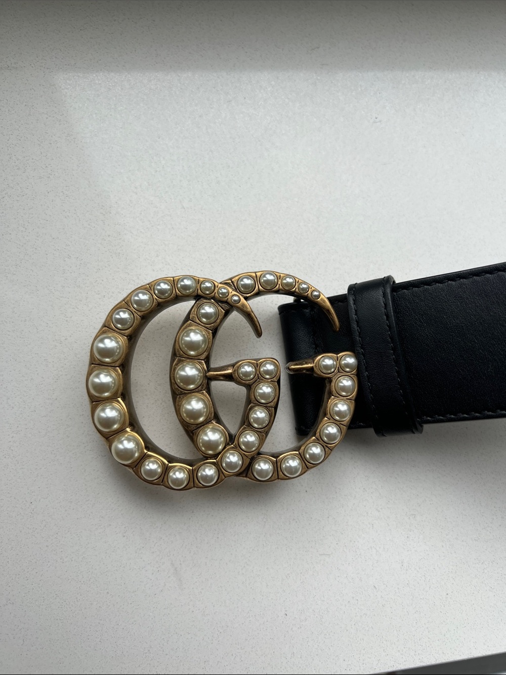 Gucci Black Leather Belt with Pearl-Embellished Gold GG Buckle - Picture 6 of 6